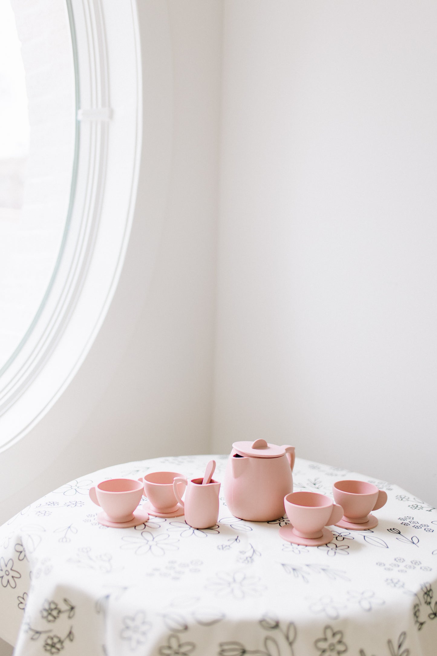Tea Set in Blushing Pink